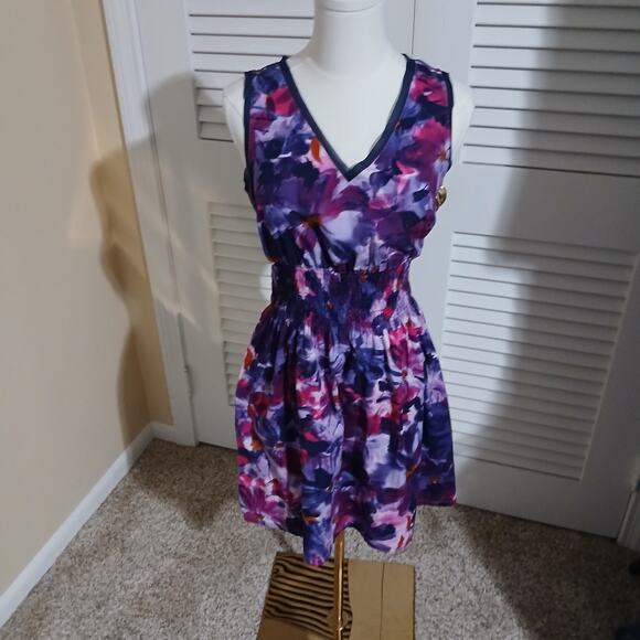 Simply Vera Vera Wang SP Sleeveless Fit-n-Flare V Neck Floral dress Knee-Length - Picture 3 of 15